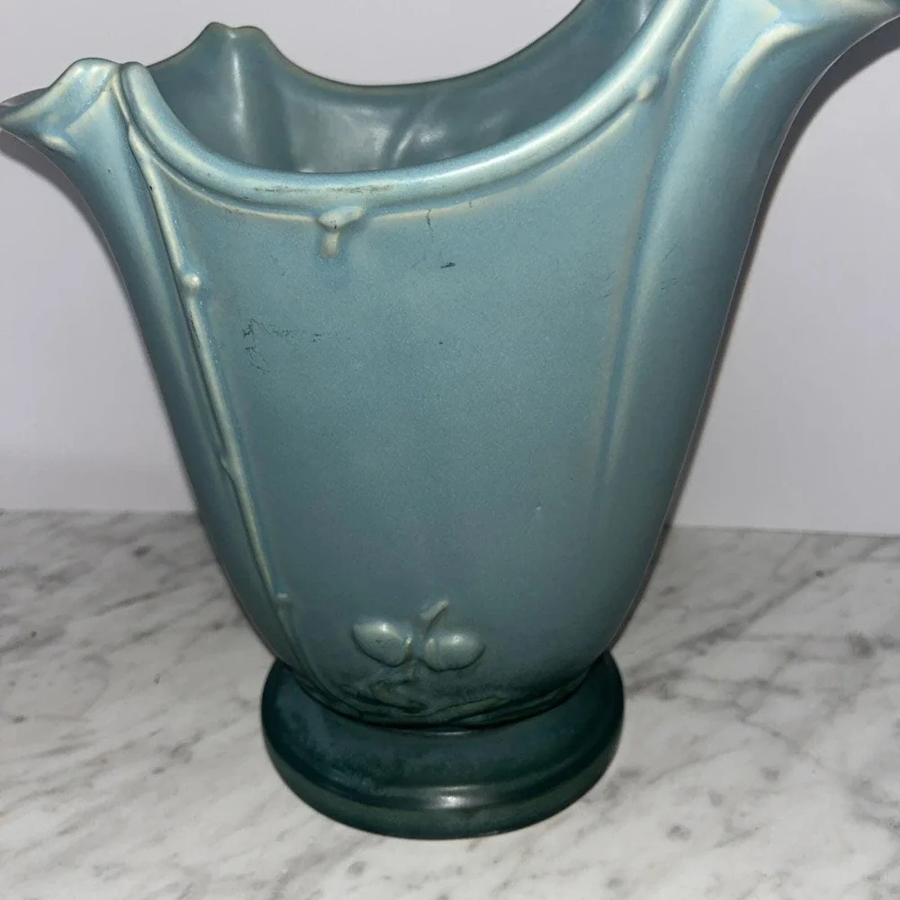 Weller Pottery Oak Leaf Vase 10.25